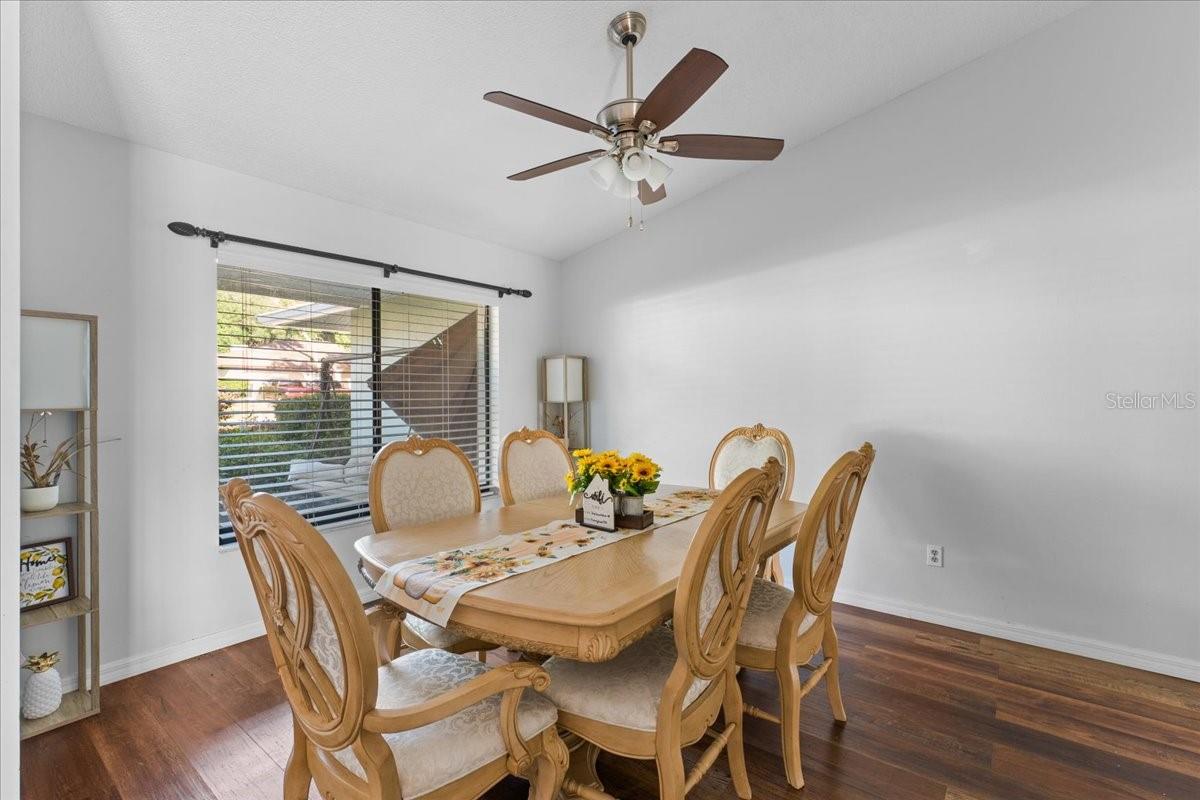 905 STRATFORD MANOR DR — photo 6