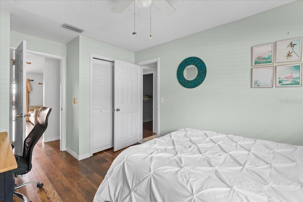 905 STRATFORD MANOR DR — photo 31
