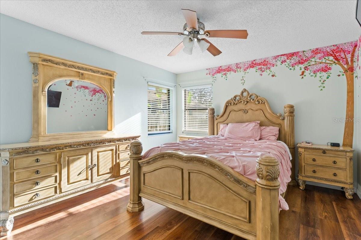 905 STRATFORD MANOR DR — photo 24