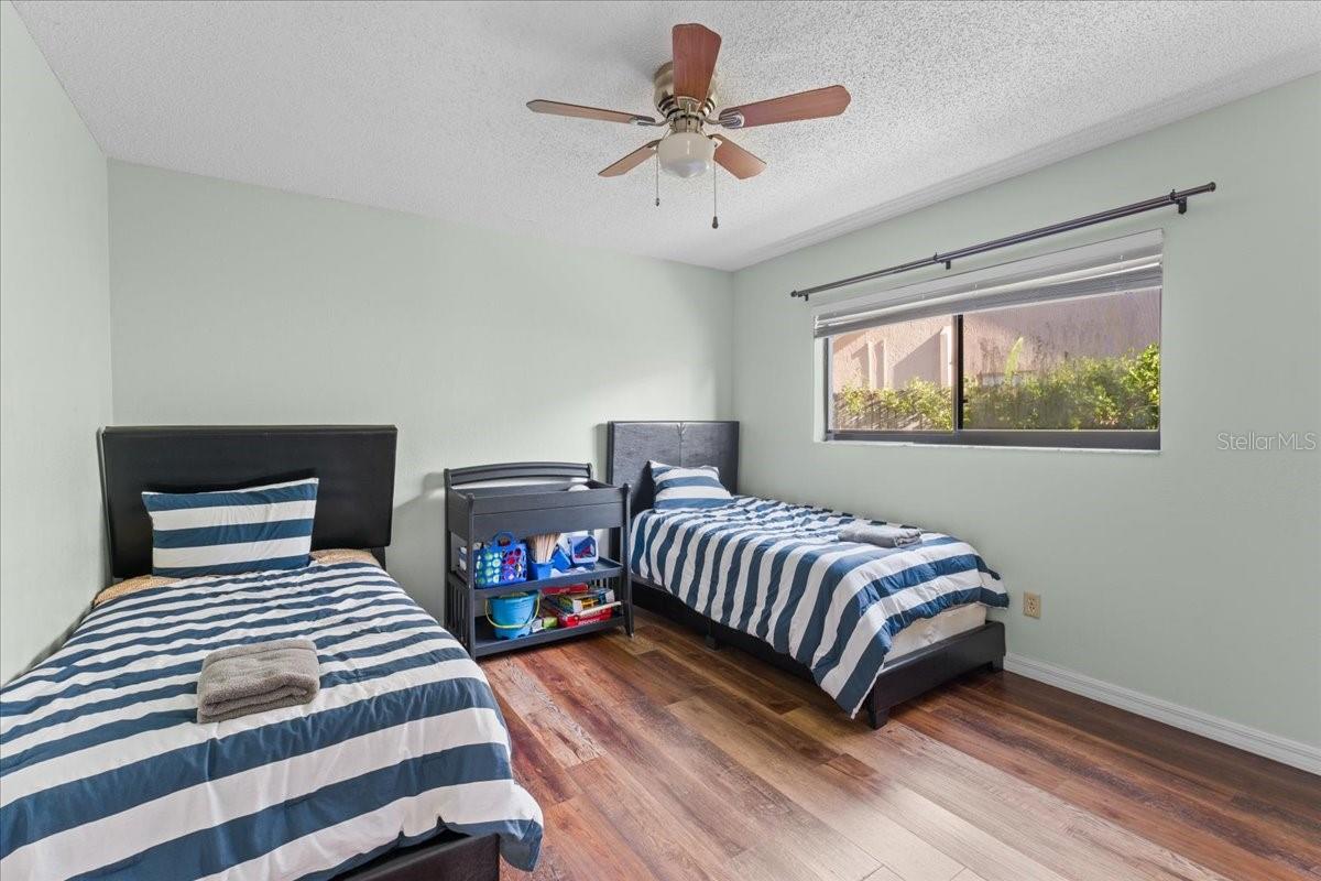 905 STRATFORD MANOR DR — photo 27