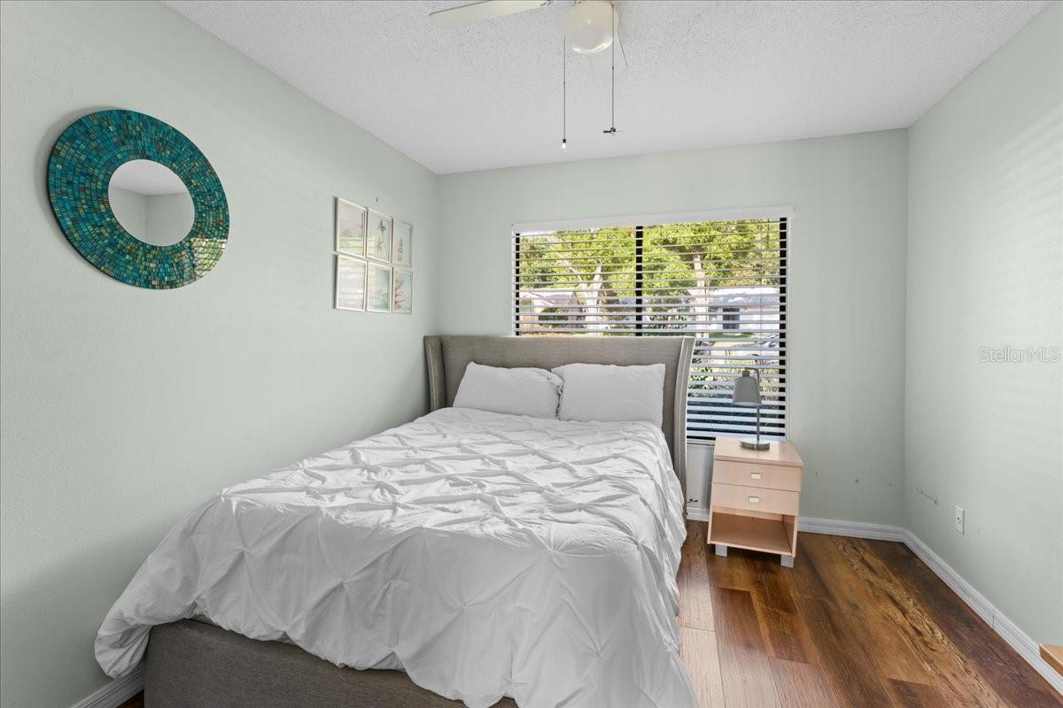 905 STRATFORD MANOR DR — photo 29