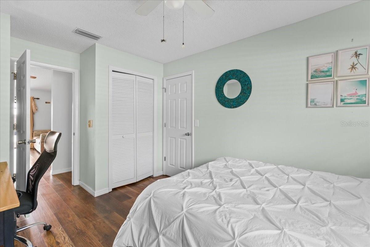 905 STRATFORD MANOR DR — photo 30