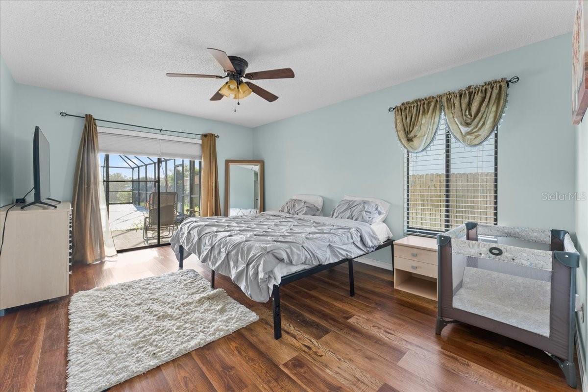905 STRATFORD MANOR DR — photo 32