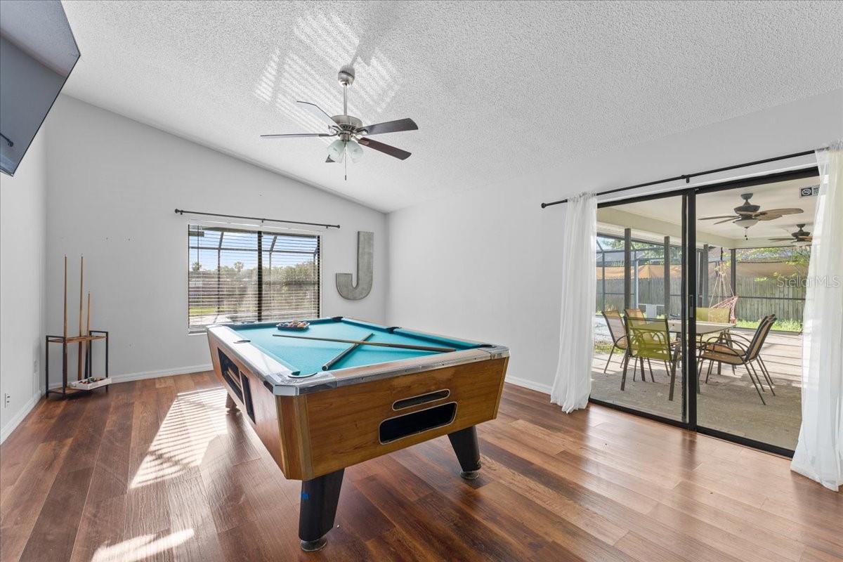 905 STRATFORD MANOR DR — photo 15