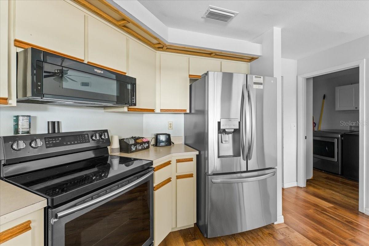 905 STRATFORD MANOR DR — photo 8