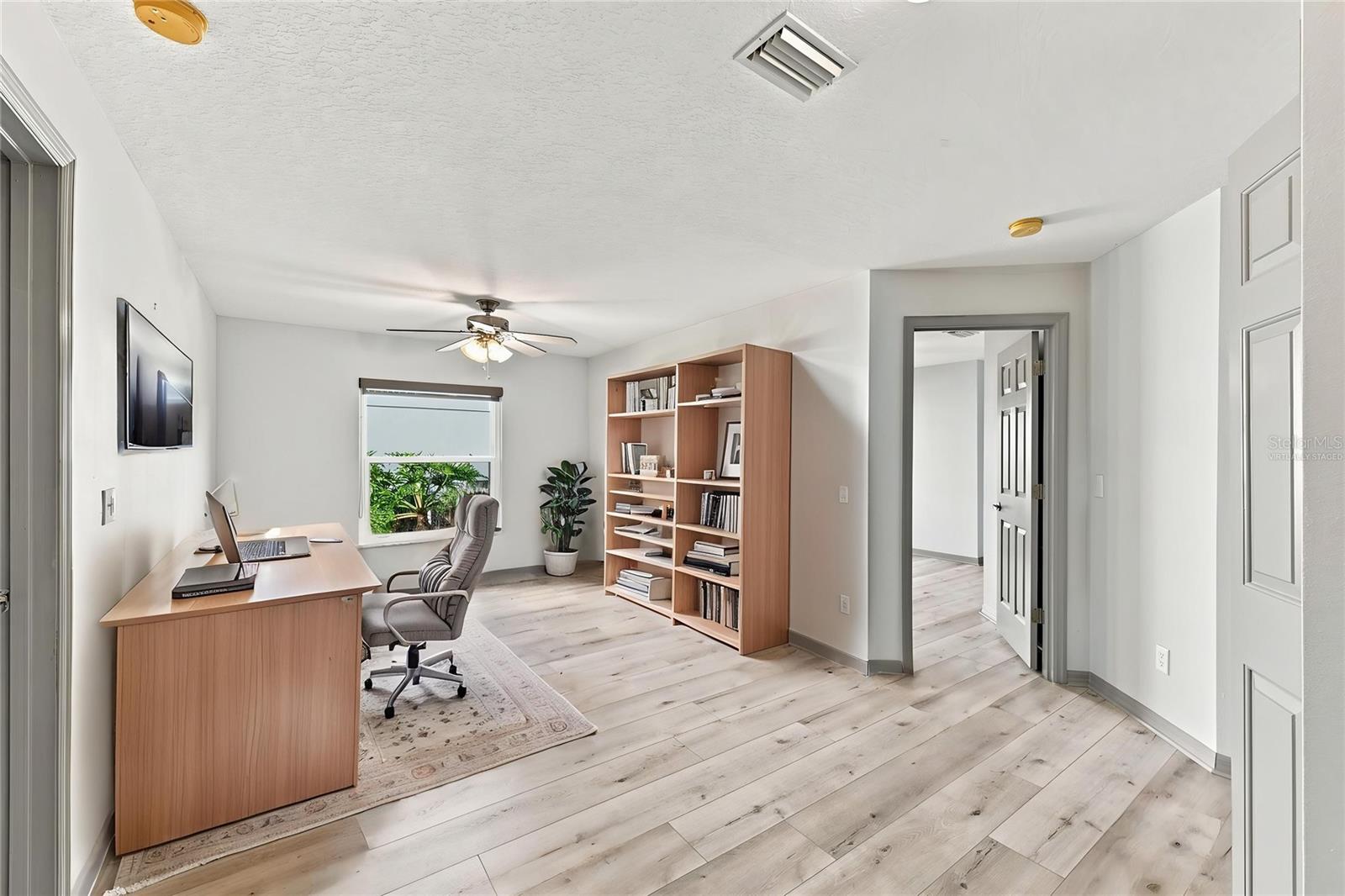 4061 KINGSFIELD DR — photo 30