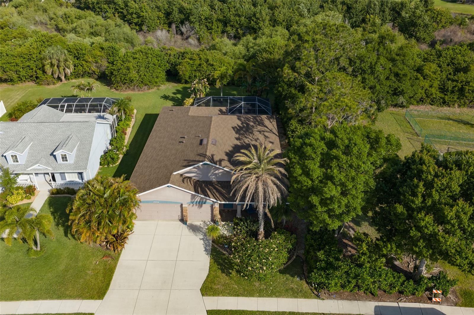 4061 KINGSFIELD DR — photo 7