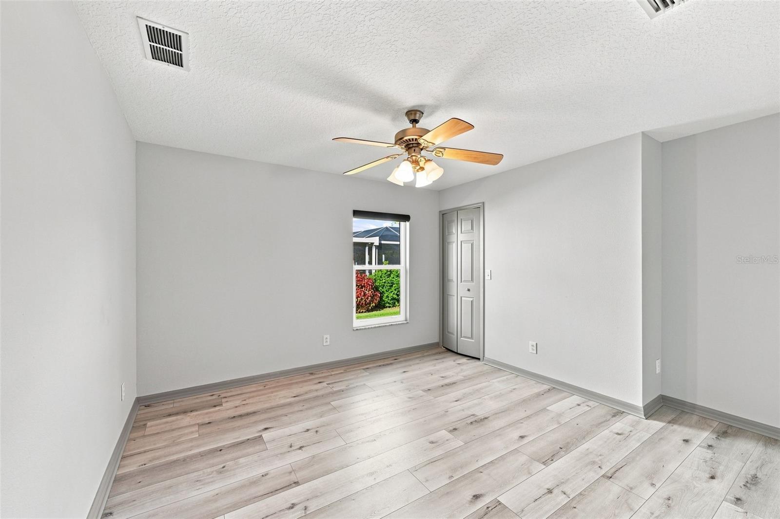 4061 KINGSFIELD DR — photo 32