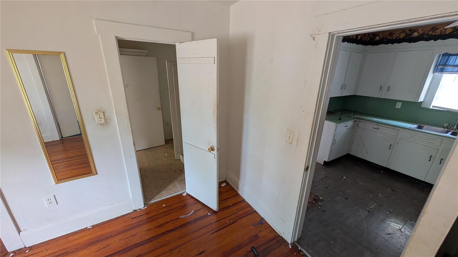 114 S BUNGALOW PARK AVE — photo 15