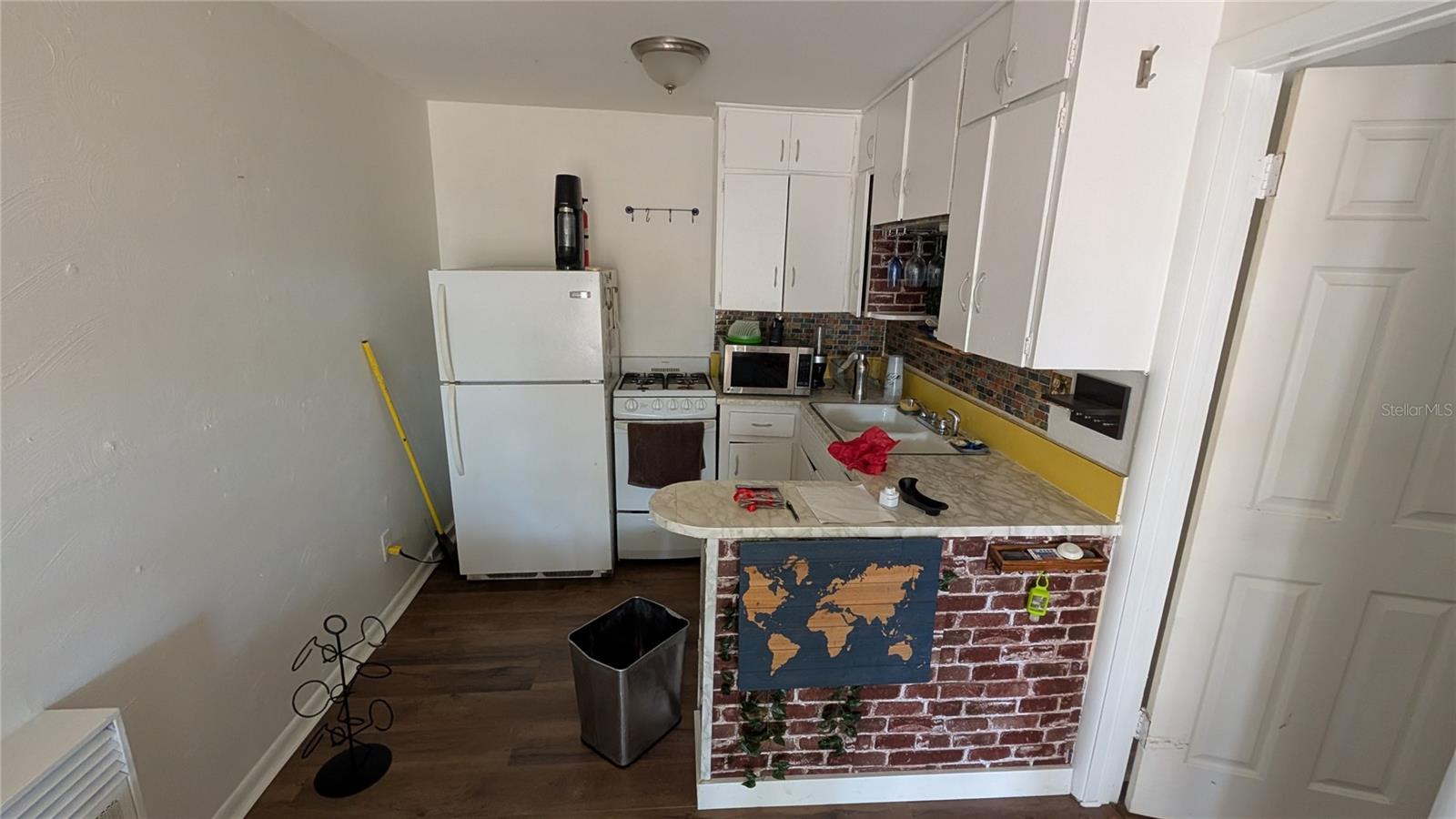 114 S BUNGALOW PARK AVE — photo 48