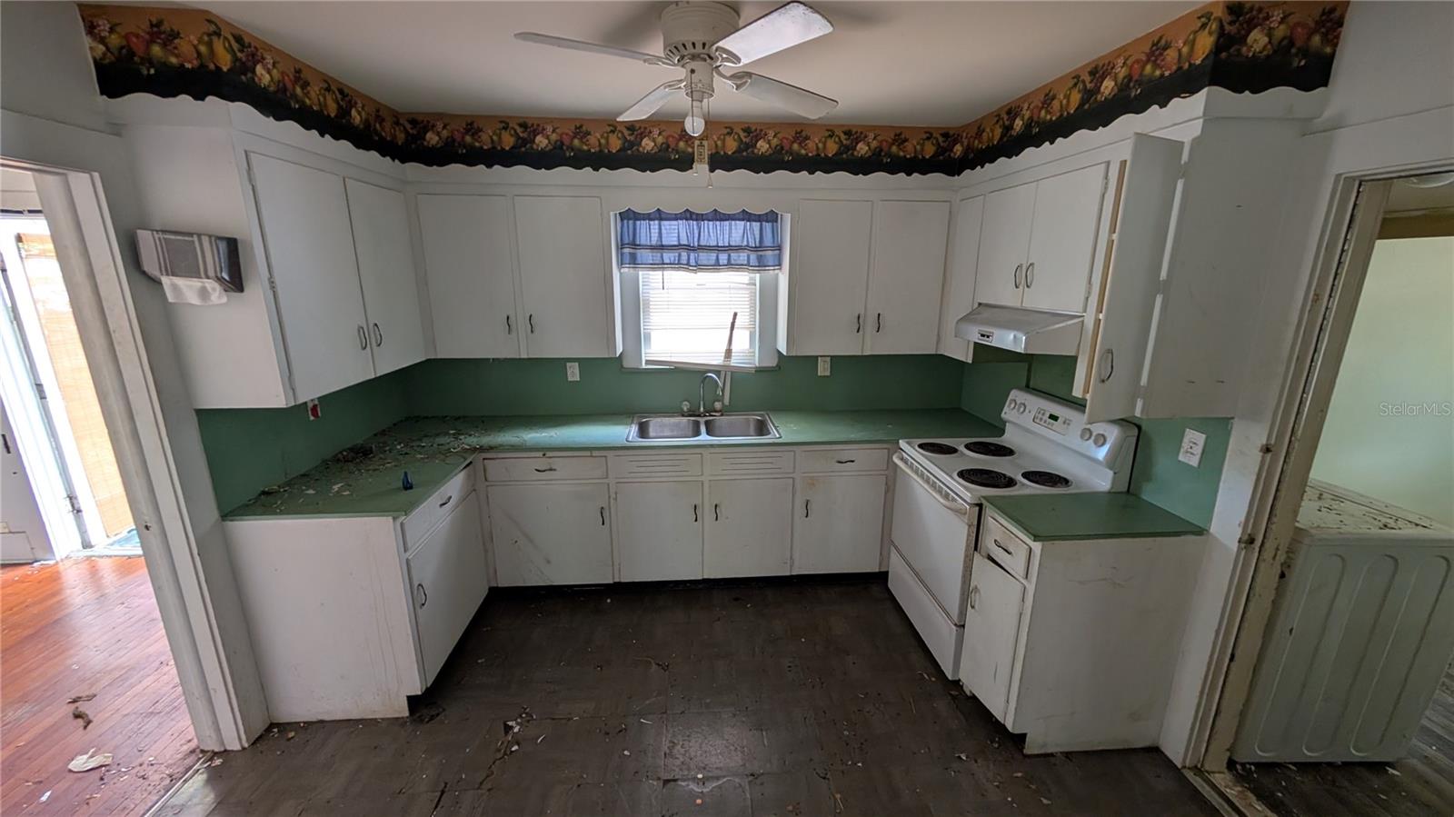 114 S BUNGALOW PARK AVE — photo 23