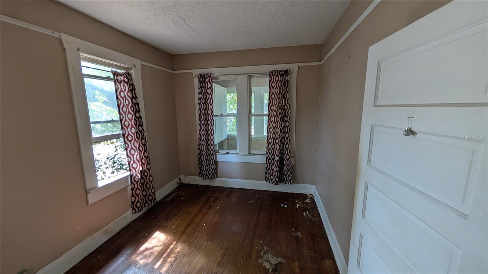 114 S BUNGALOW PARK AVE — photo 80