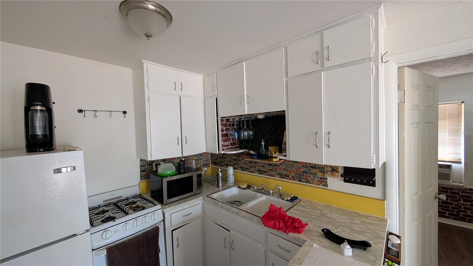 114 S BUNGALOW PARK AVE — photo 51