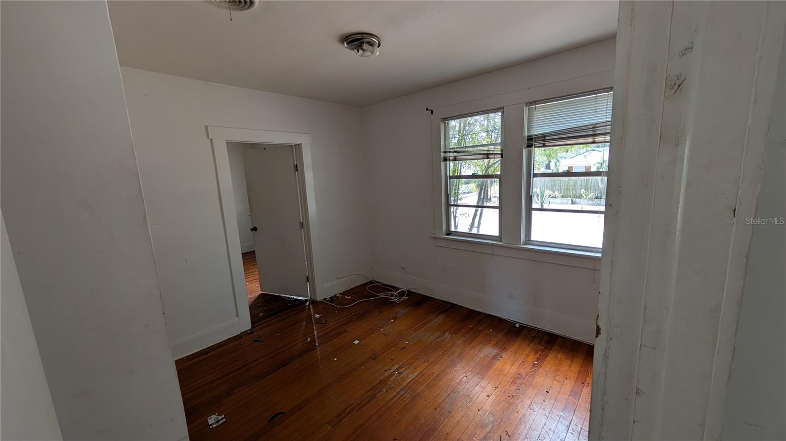 114 S BUNGALOW PARK AVE — photo 5