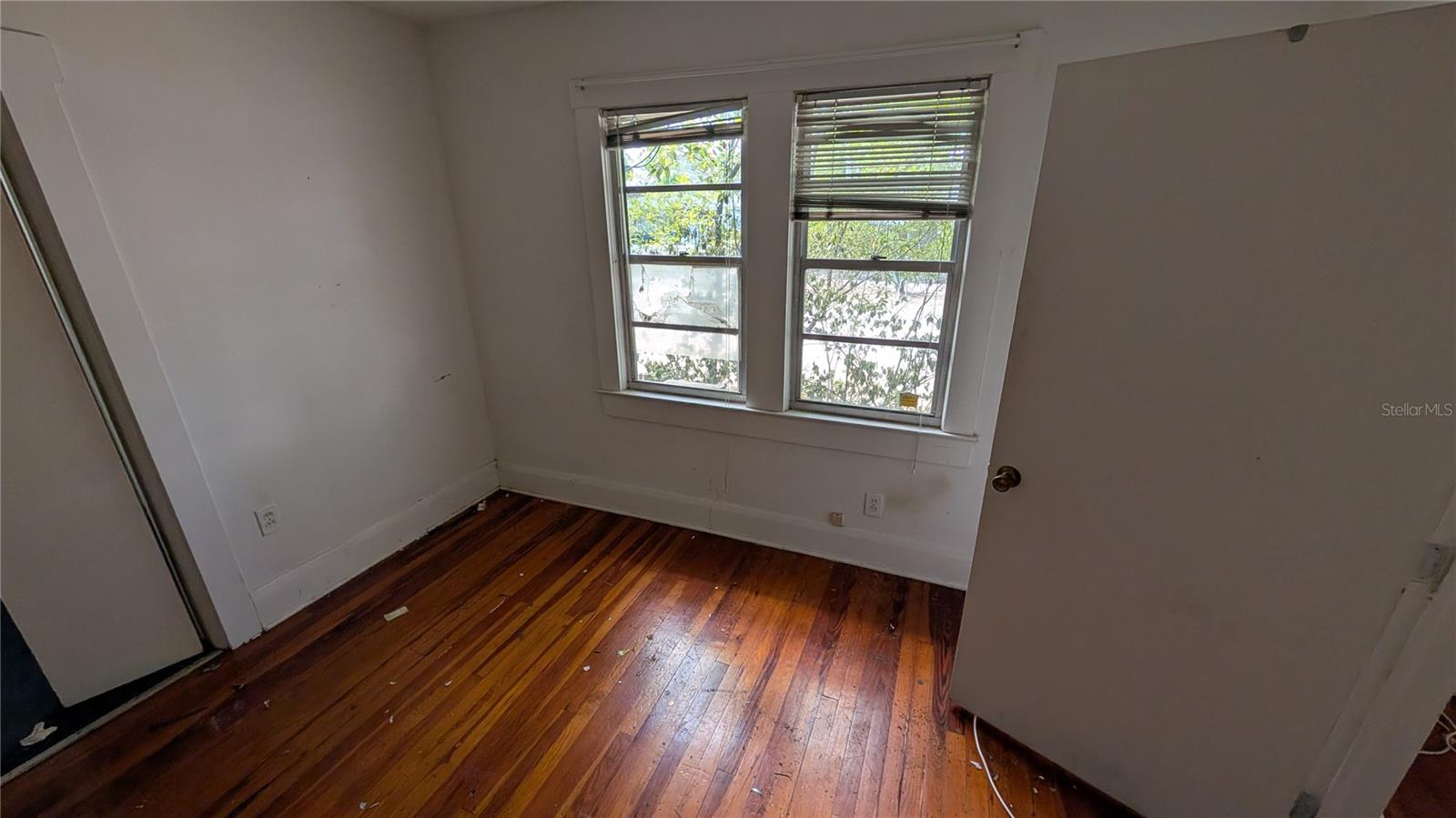 114 S BUNGALOW PARK AVE — photo 17