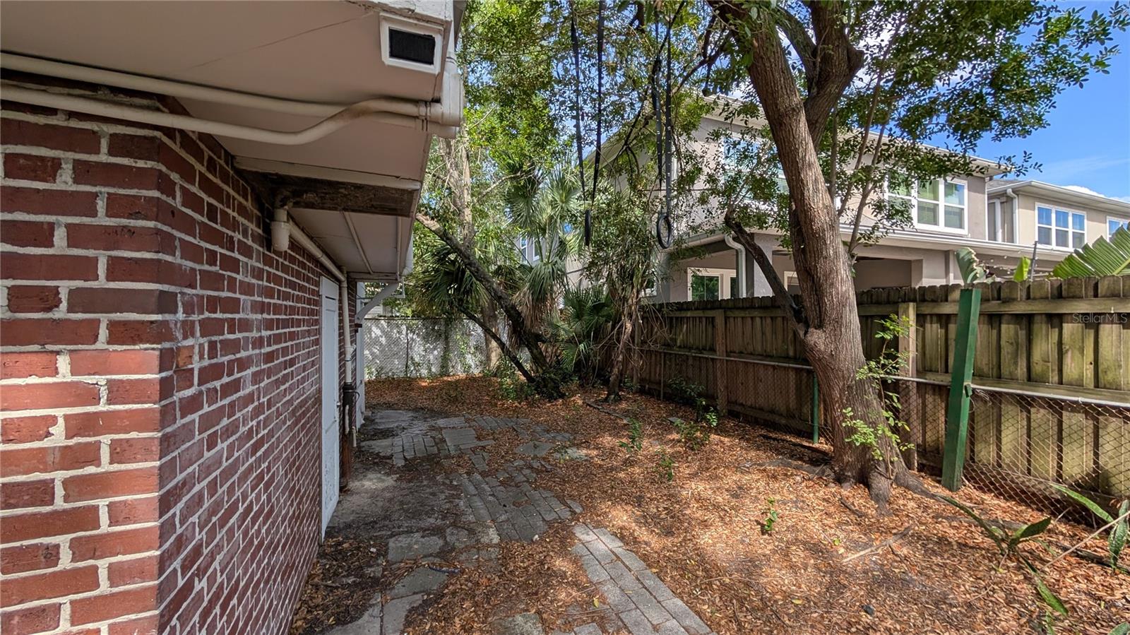 114 S BUNGALOW PARK AVE — photo 95