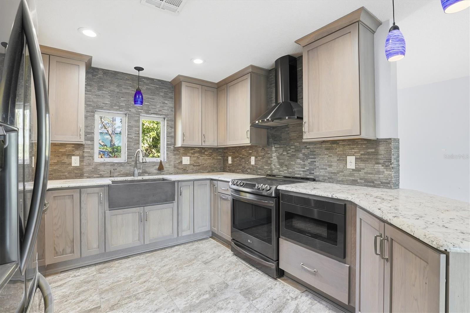 302 GEORGIA AVE — photo 16