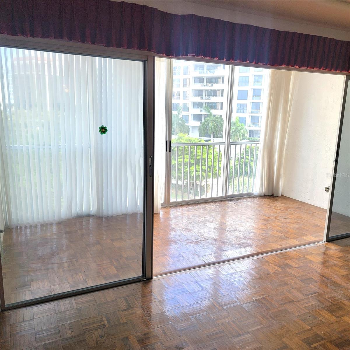 435 S GULFSTREAM AVE #605 — photo 8