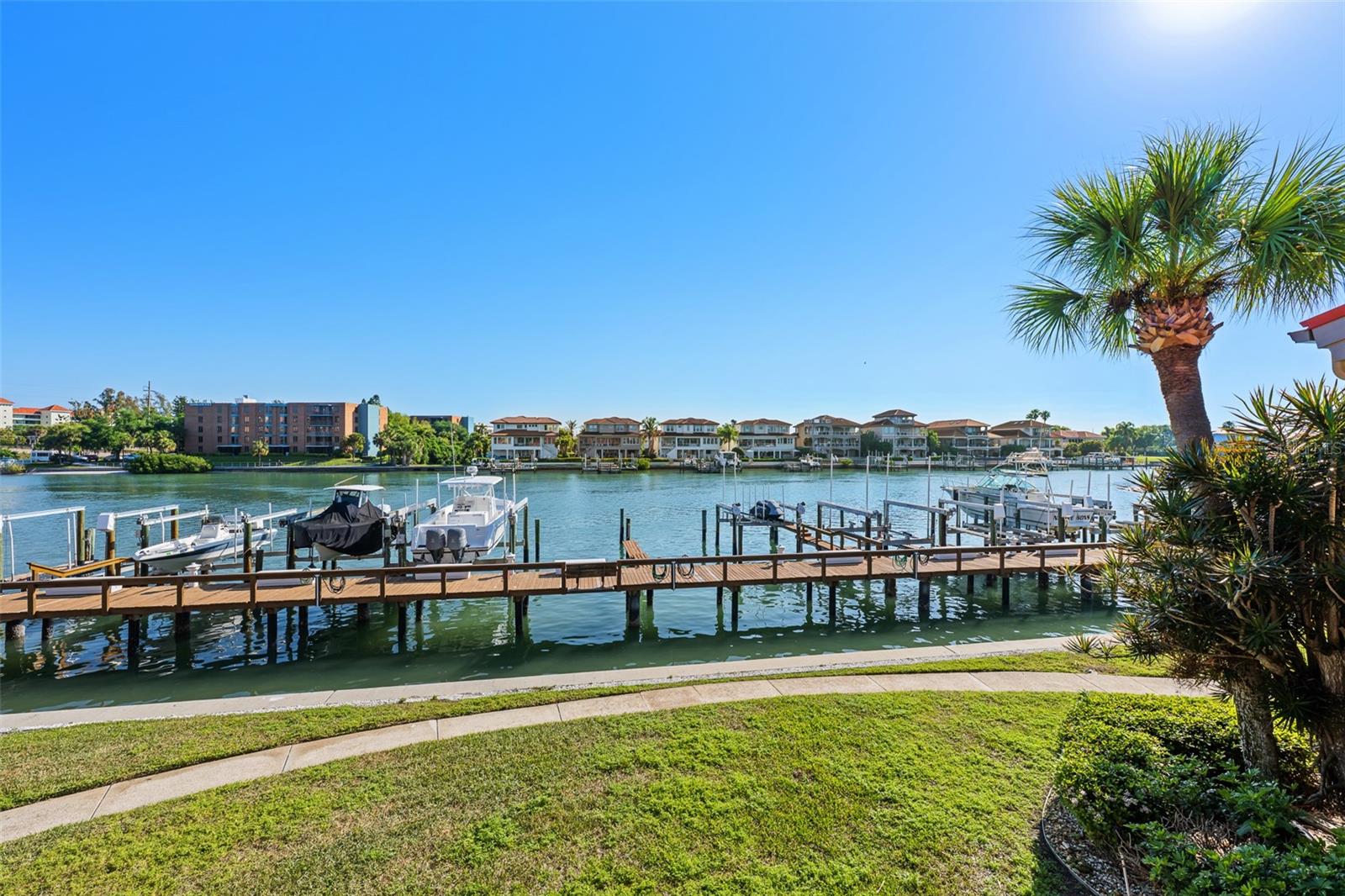 4750 BRITTANY DR S #126 — photo 40