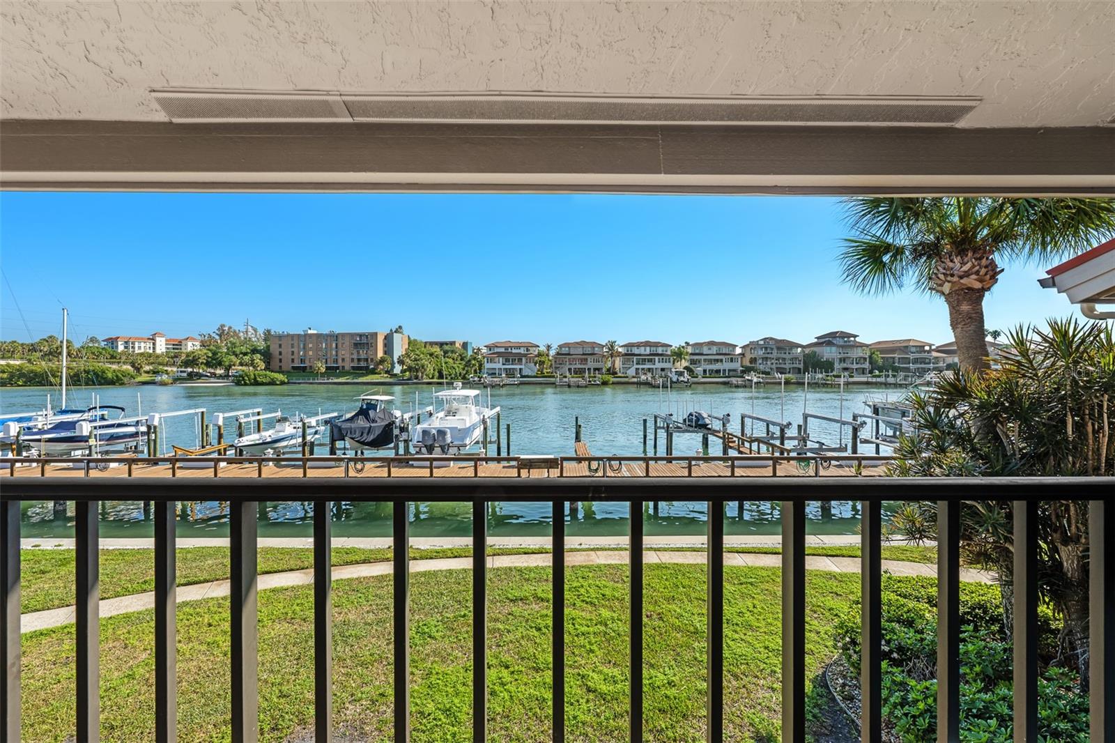 4750 BRITTANY DR S #126 — photo 39