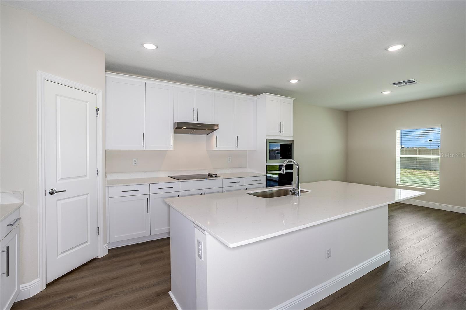 9936 ANNUNCIATION DR — photo 9
