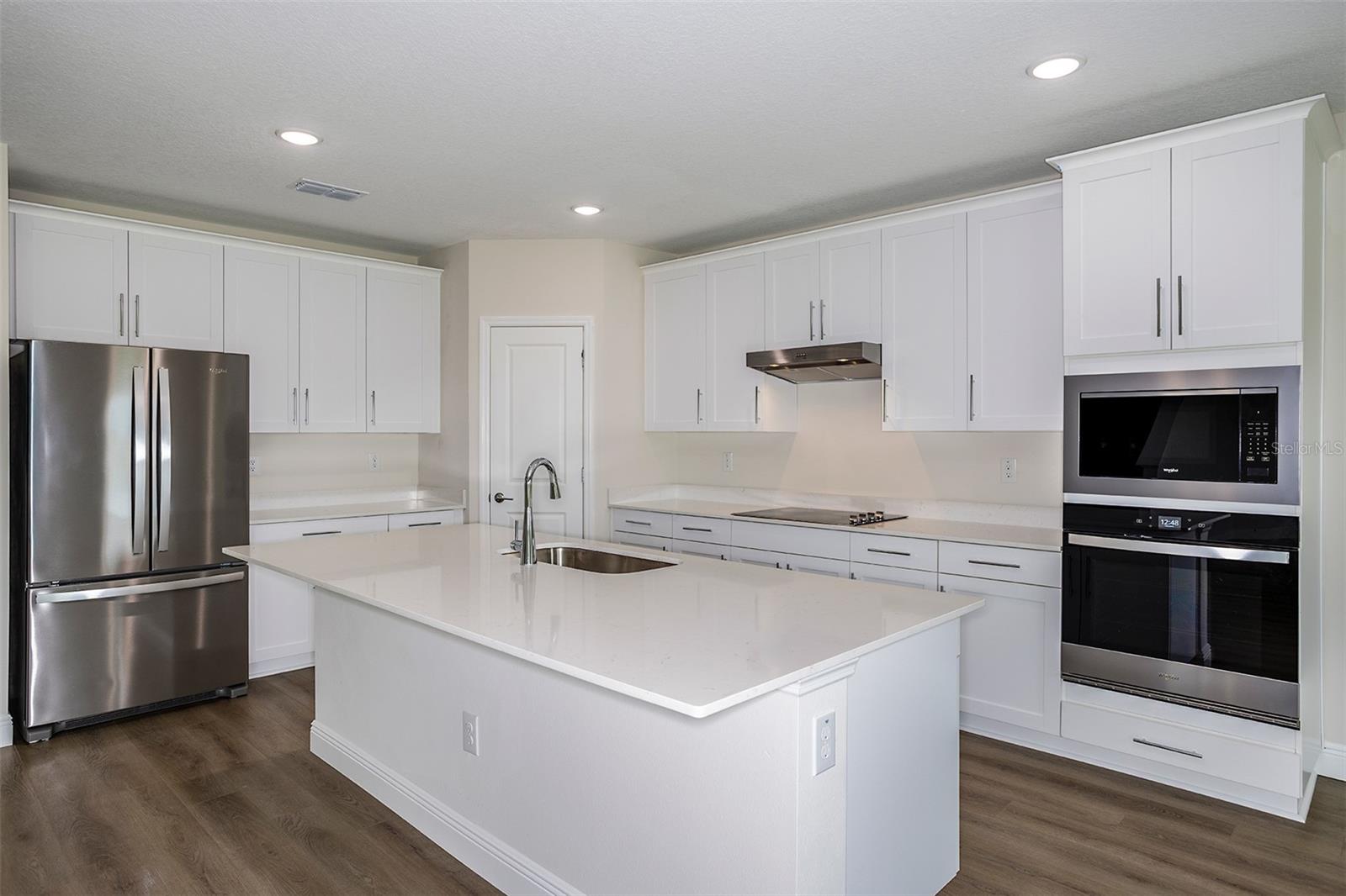 9936 ANNUNCIATION DR — photo 2