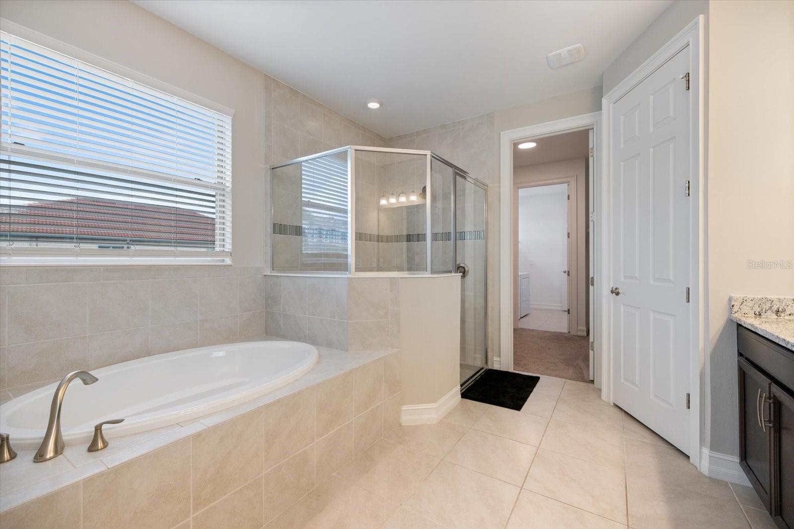 520 MARAVIYA BLVD — photo 26