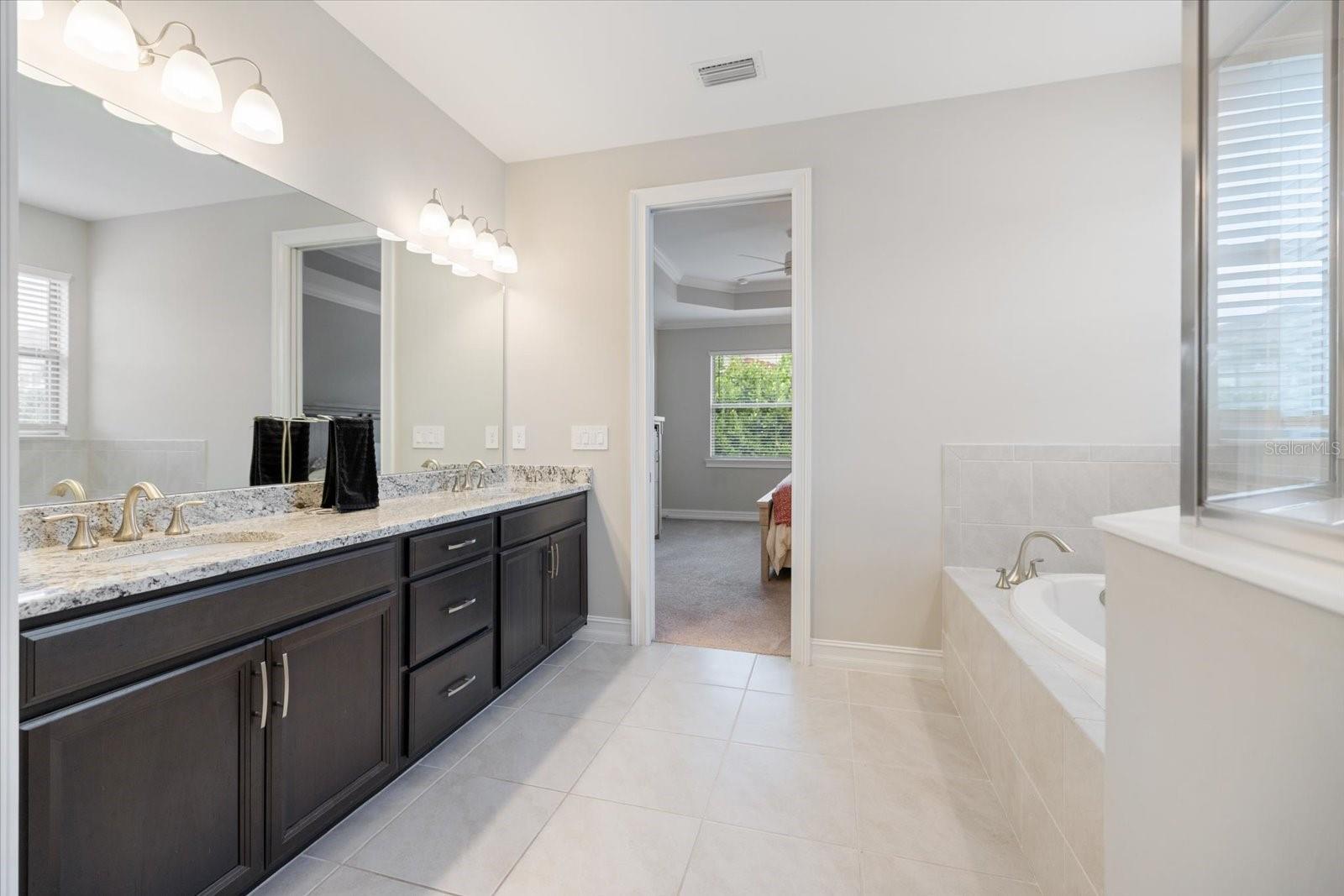 520 MARAVIYA BLVD — photo 25