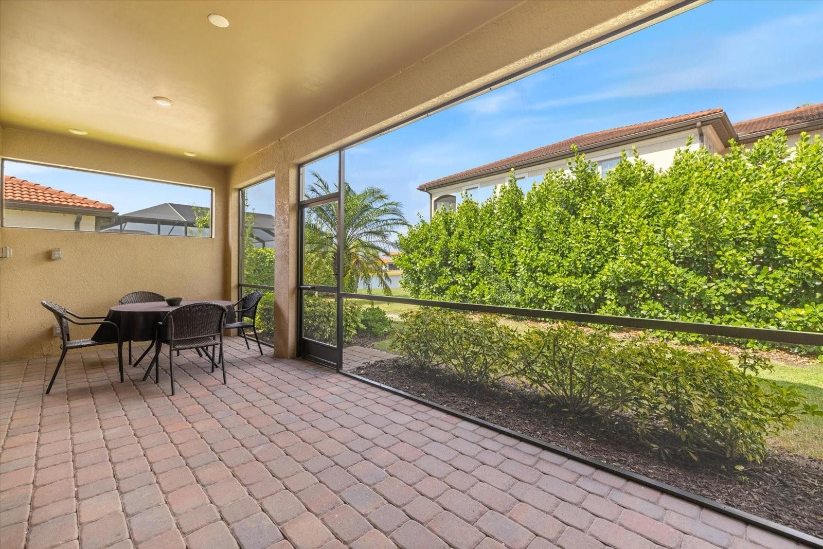 520 MARAVIYA BLVD — photo 5