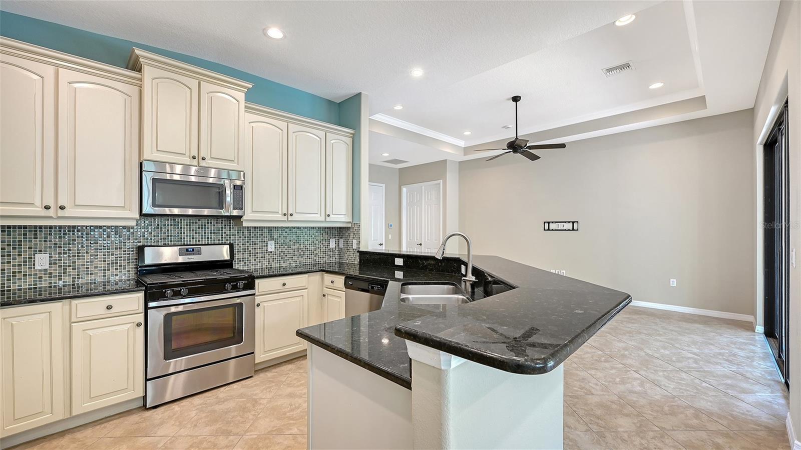 7702 RIO BELLA PL — photo 17