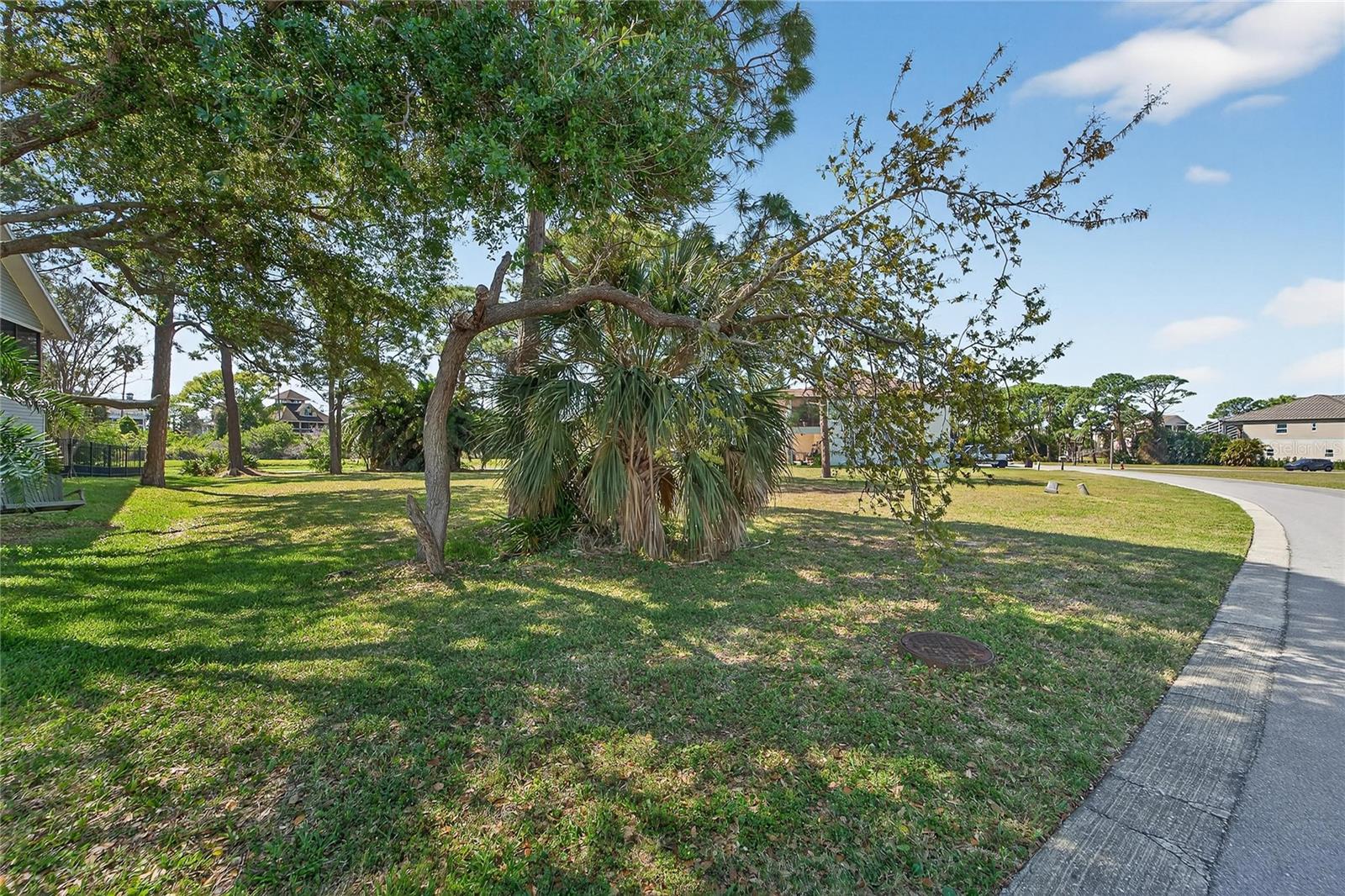 N POINTE ALEXIS DR — photo 7
