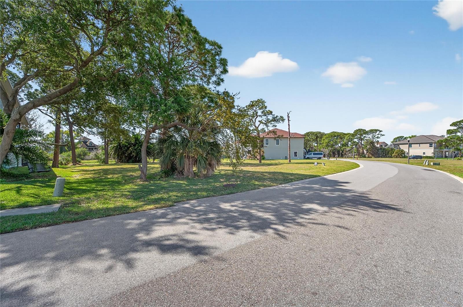 N POINTE ALEXIS DR — photo 8