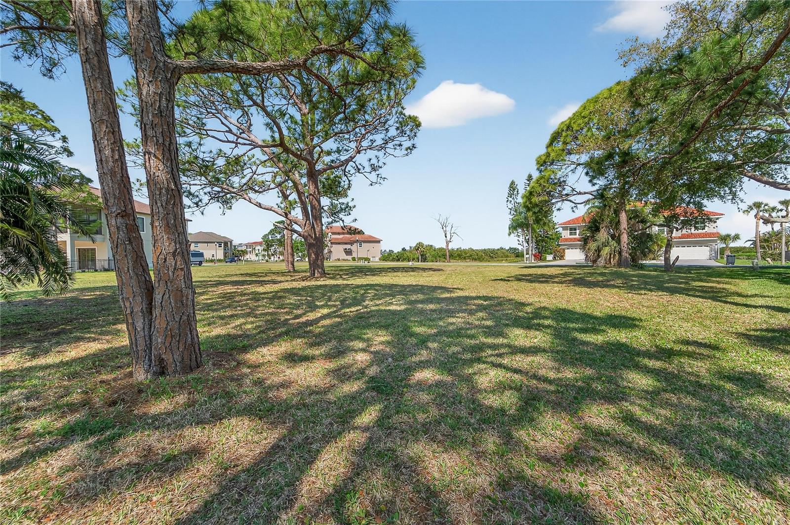 N POINTE ALEXIS DR — photo 14