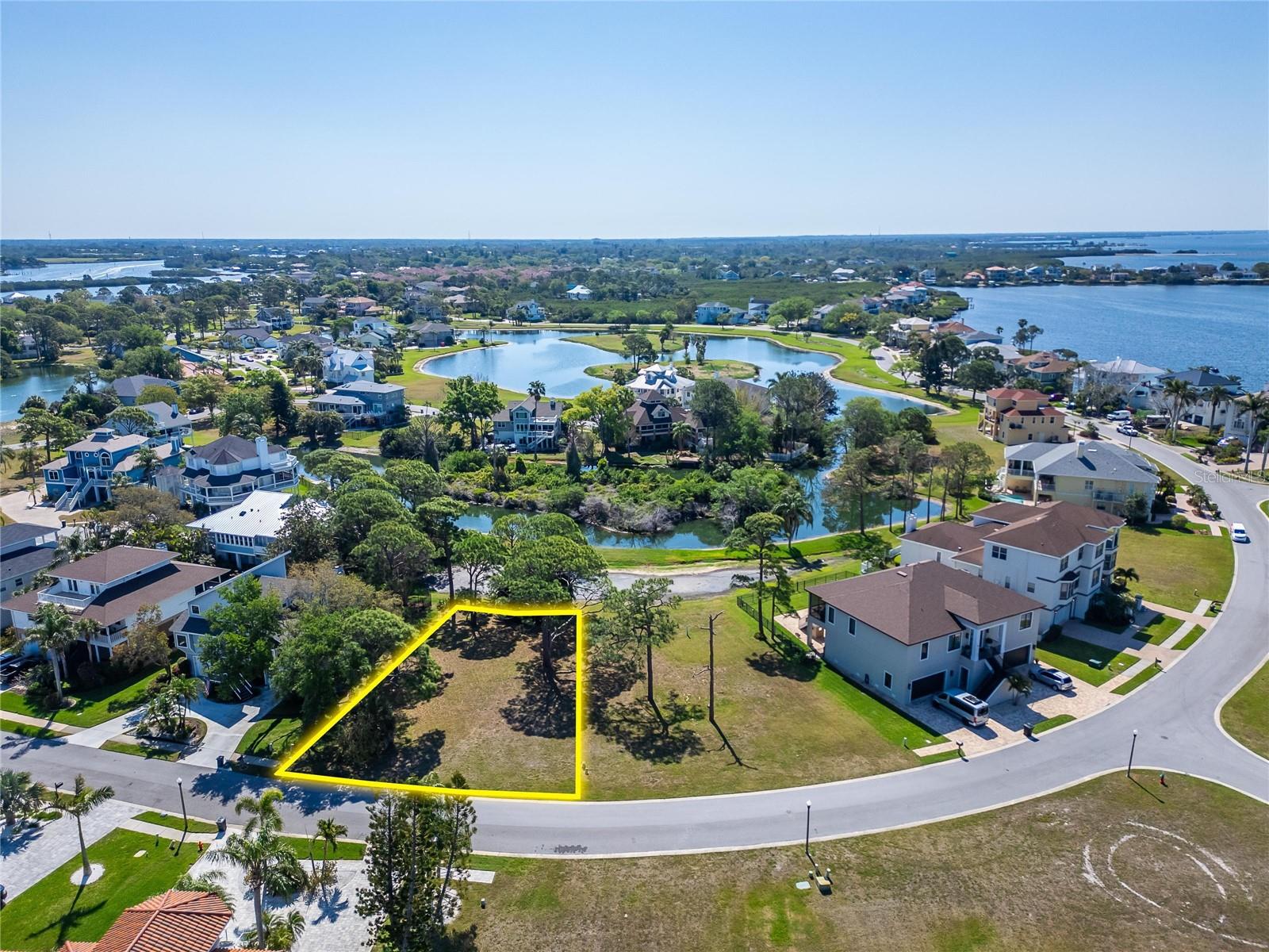 N POINTE ALEXIS DR — photo 20