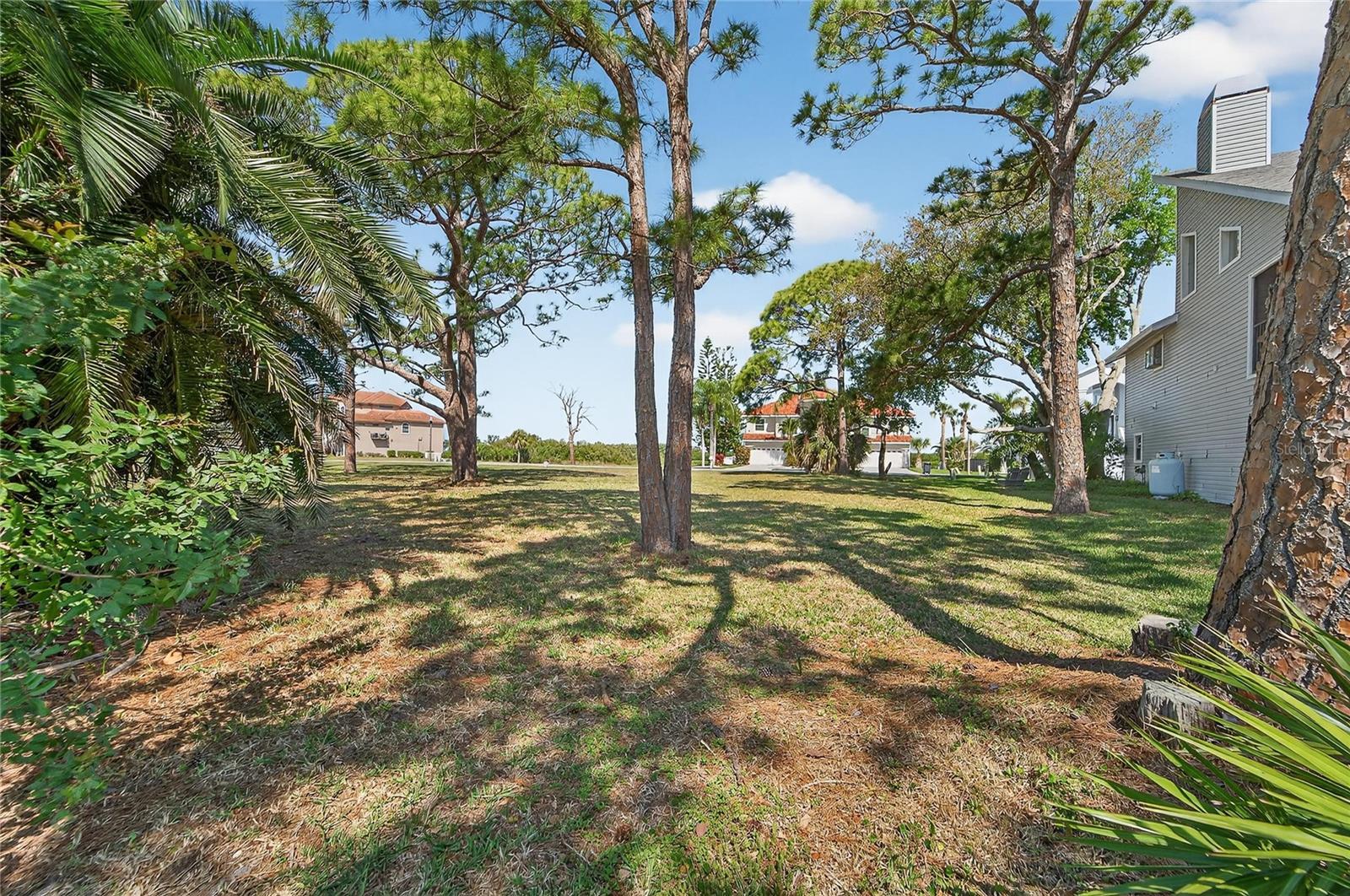 N POINTE ALEXIS DR — photo 13