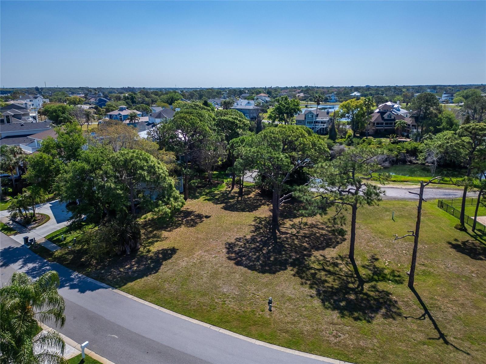 N POINTE ALEXIS DR — photo 16