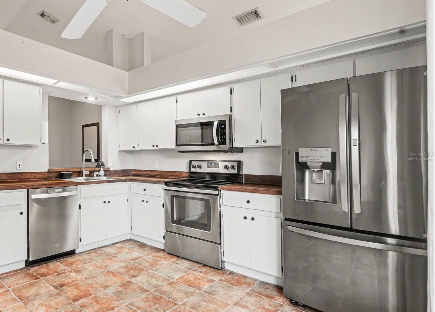 1144 HARDWOOD DR — photo 2