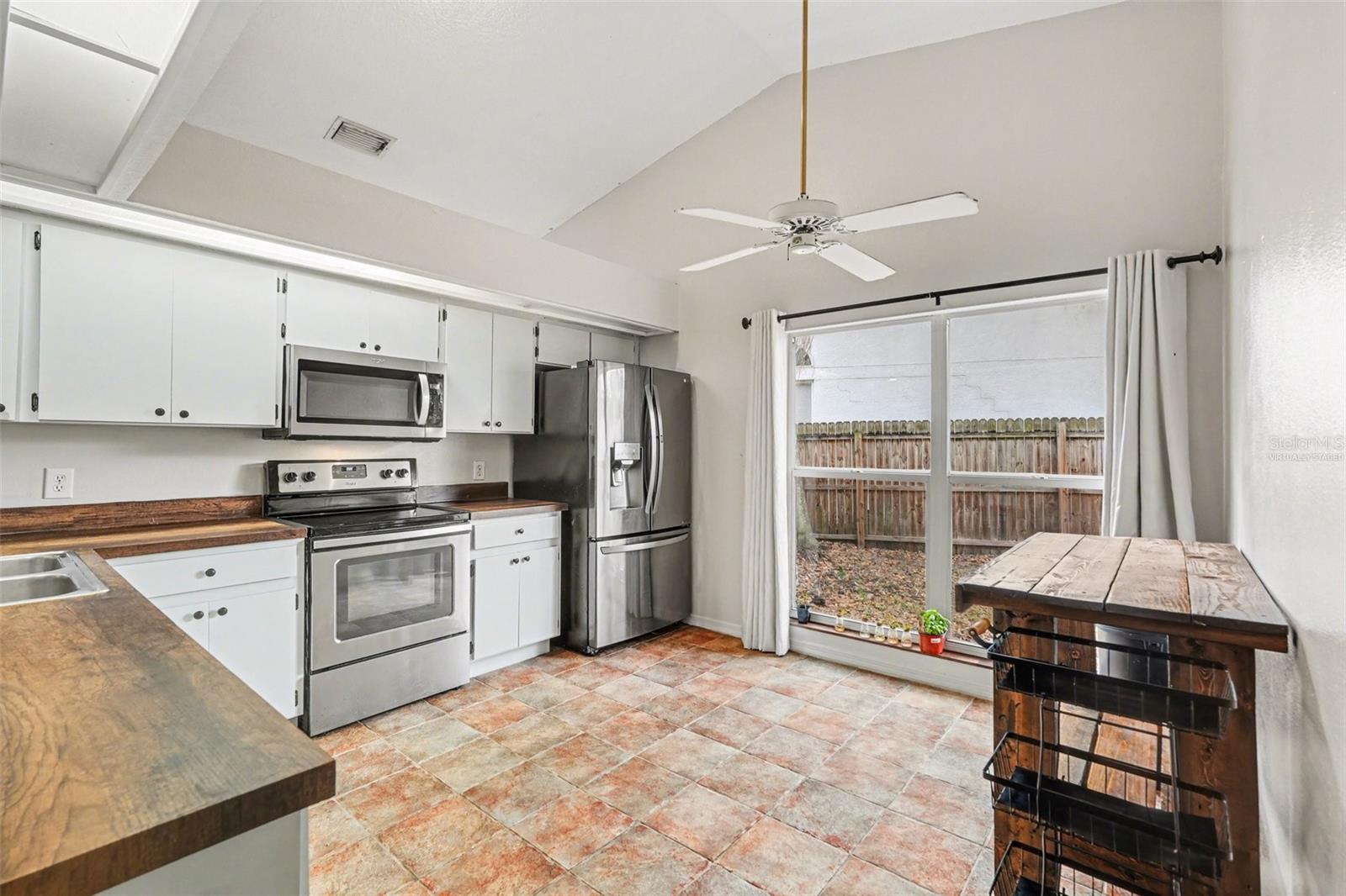 1144 HARDWOOD DR — photo 3