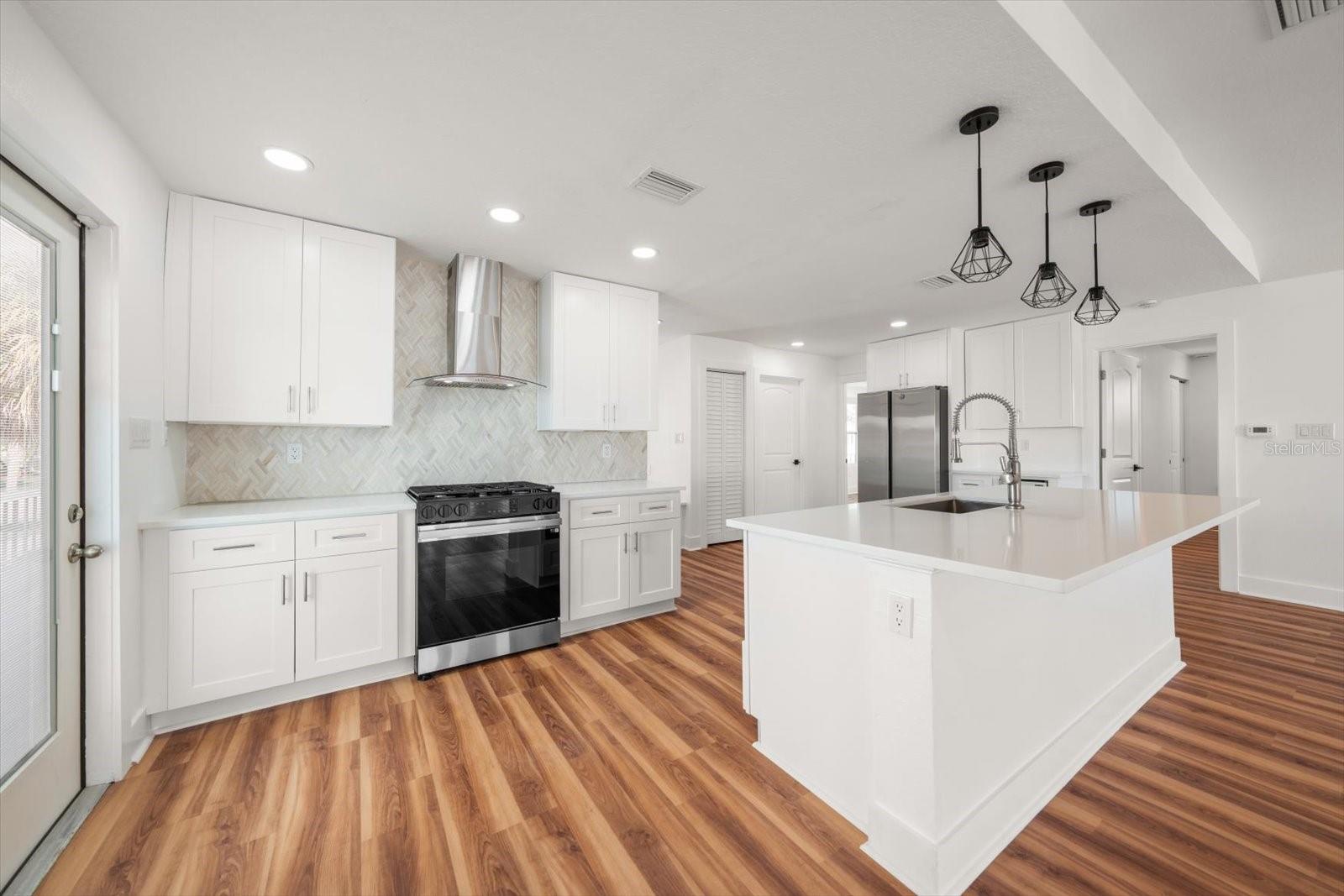 1038 ELDORADO AVE — photo 35