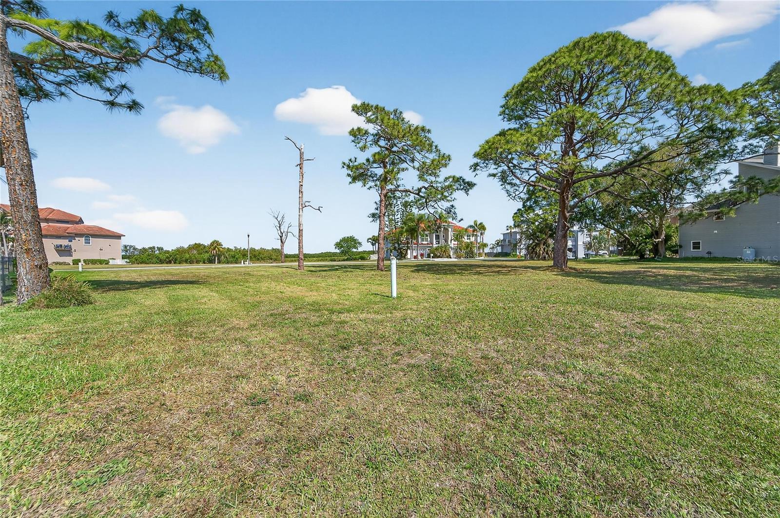 N POINTE ALEXIS DR — photo 11