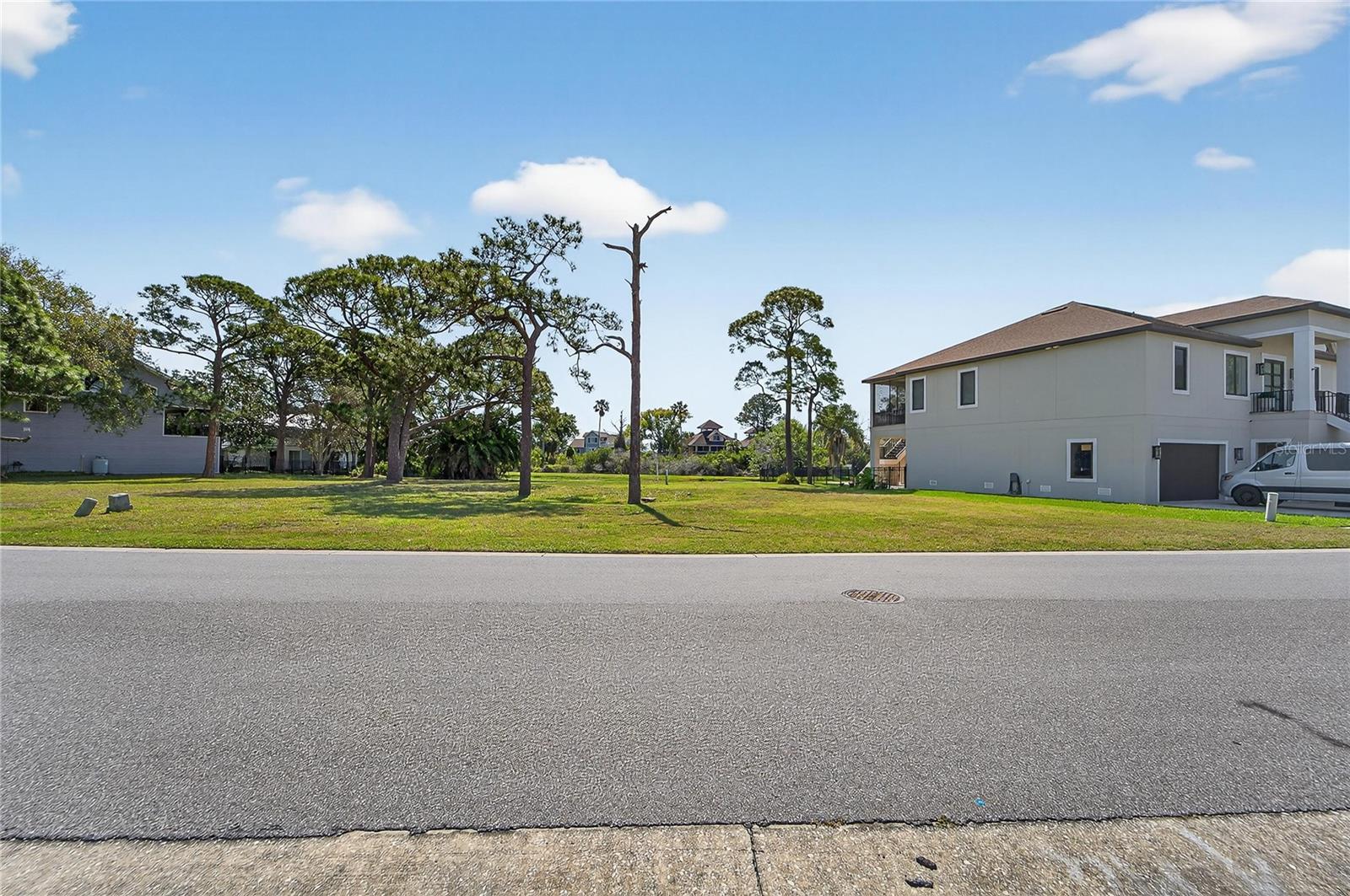 N POINTE ALEXIS DR — photo 9