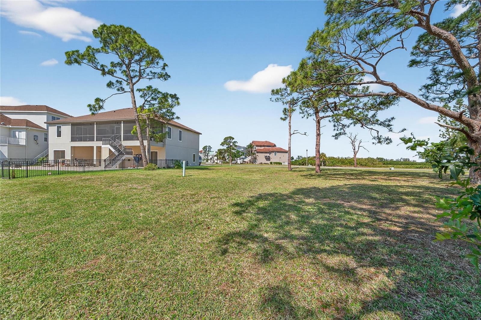 N POINTE ALEXIS DR — photo 13