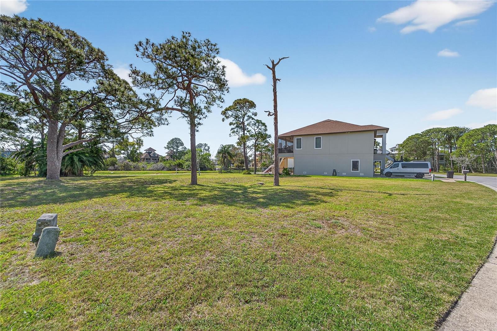 N POINTE ALEXIS DR — photo 7