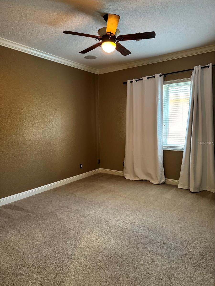 644 SAXONY BLVD — photo 16