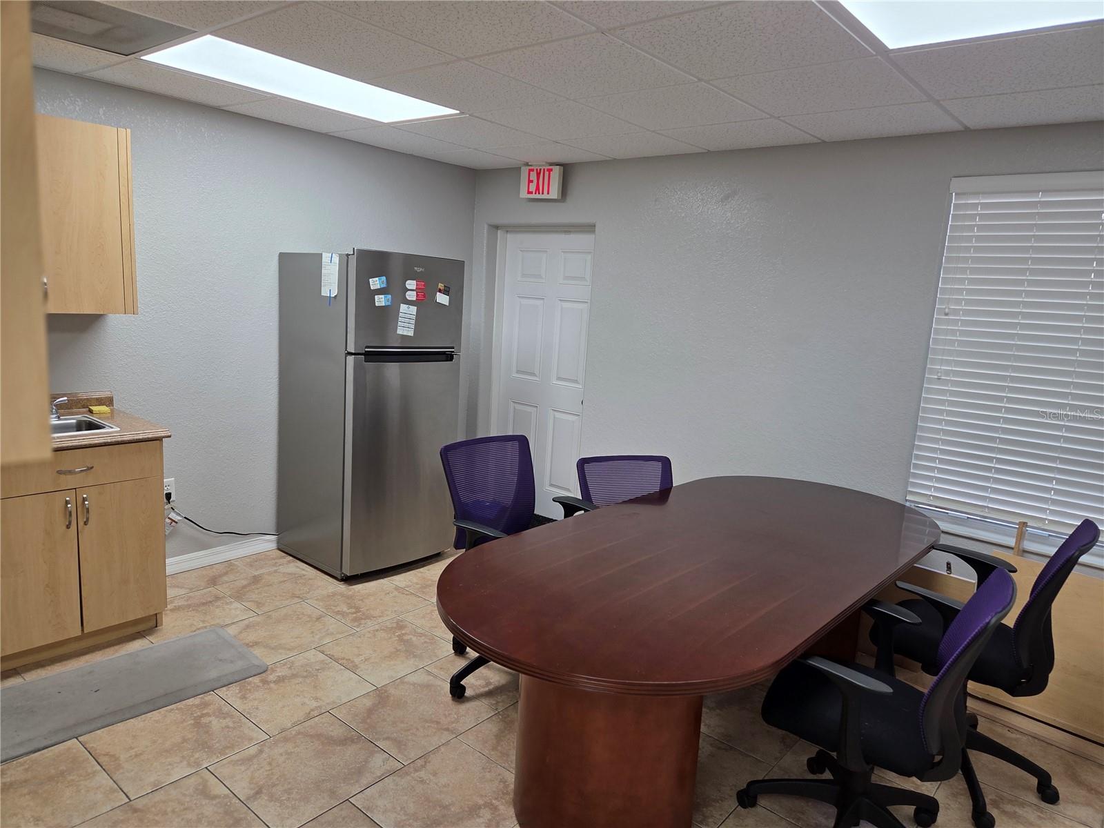 141 N OAKWOOD AVE — photo 23