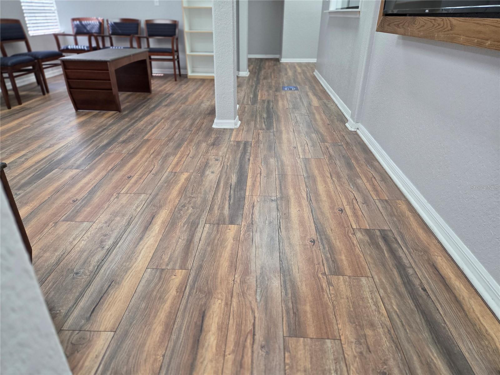 141 N OAKWOOD AVE — photo 5