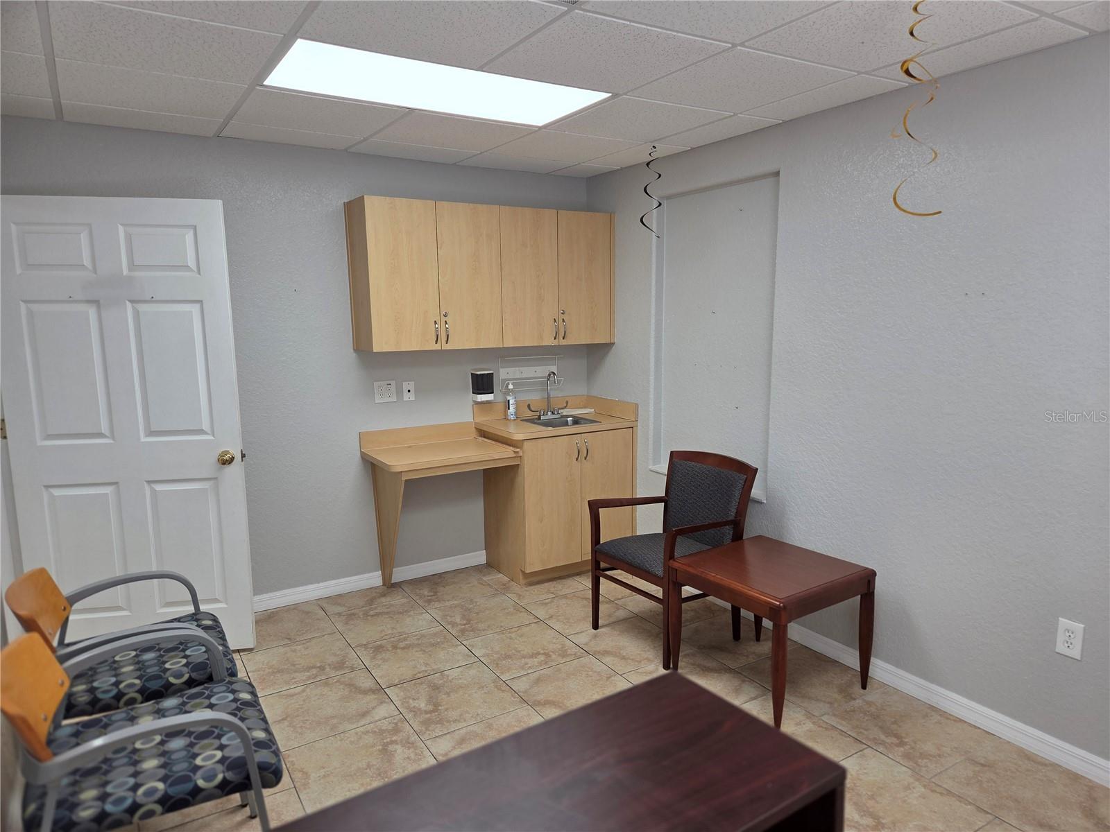141 N OAKWOOD AVE — photo 18