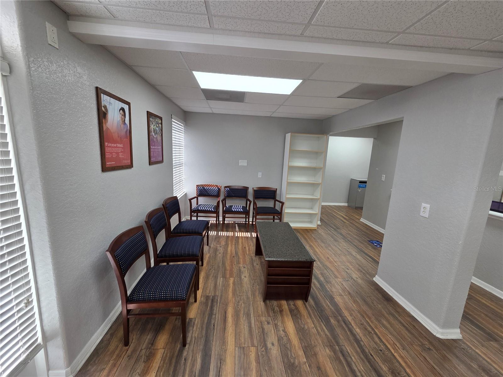 141 N OAKWOOD AVE — photo 10