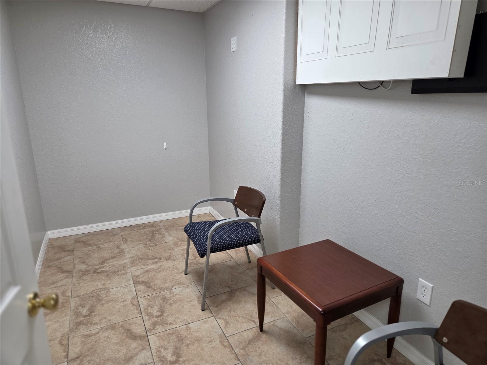 141 N OAKWOOD AVE — photo 22