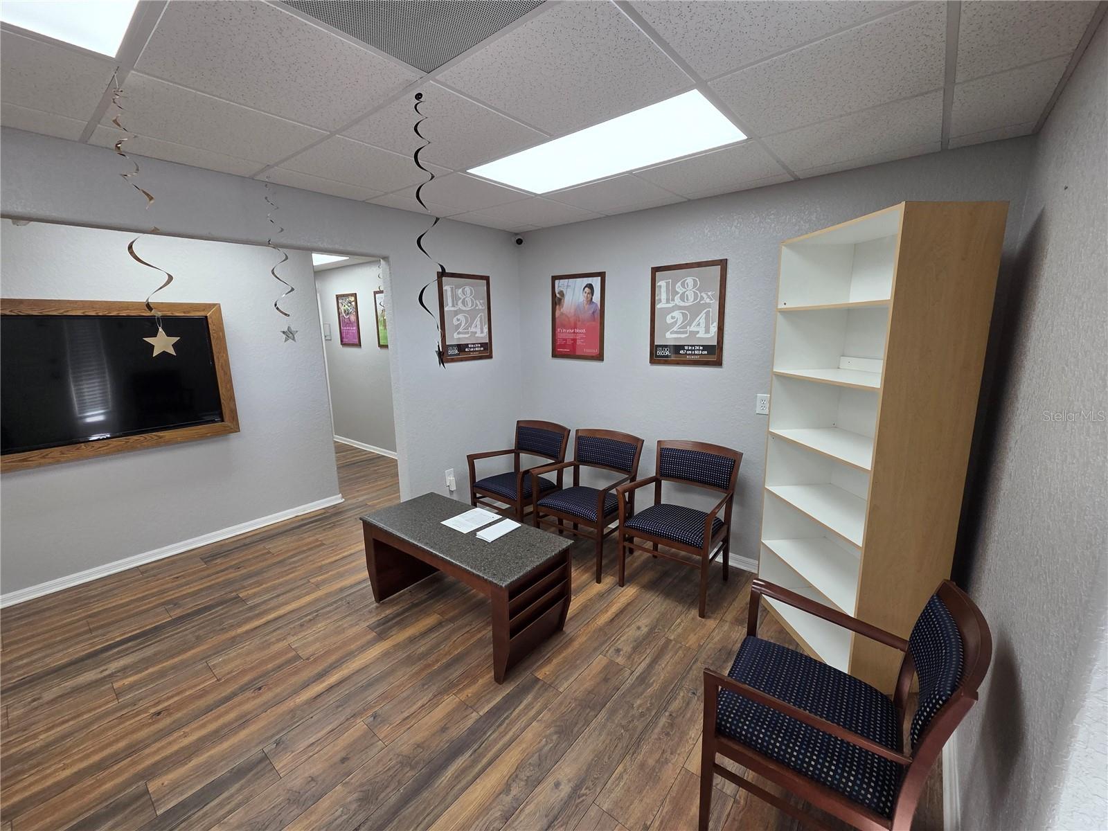 141 N OAKWOOD AVE — photo 8